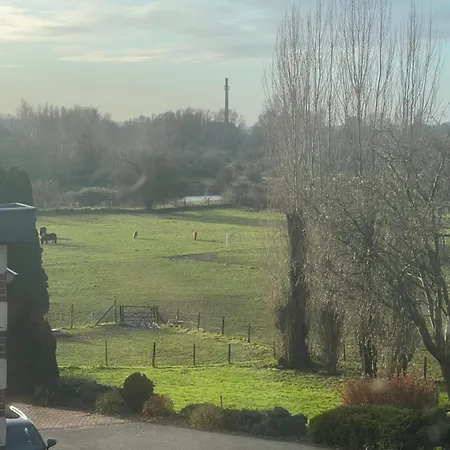 Rust, & Gratis Ontbijt Met Uitzicht Op Paardenweiden Homestay Lobith