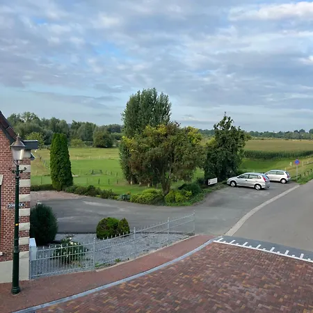 Homestay Rust, & Gratis Ontbijt Met Uitzicht Op Paardenweiden Lobith