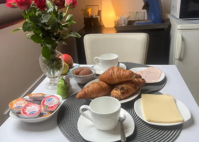 Rust, & Gratis Ontbijt Met Uitzicht Op Paardenweiden *