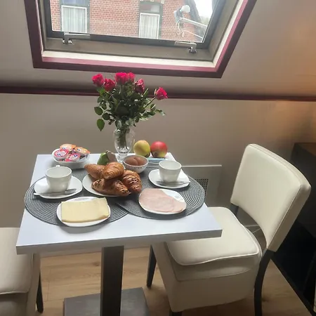 Rust, & Gratis Ontbijt Met Uitzicht Op Paardenweiden Homestay Lobith