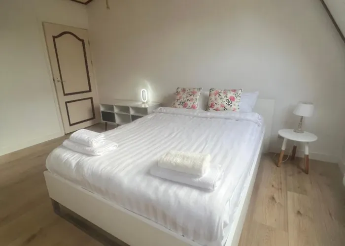 Homestay Rust, & Gratis Ontbijt Met Uitzicht Op Paardenweiden Lobith