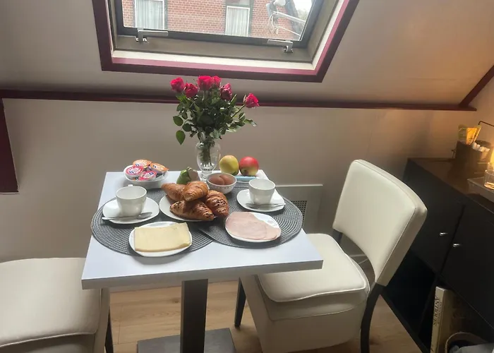 Rust, & Gratis Ontbijt Met Uitzicht Op Paardenweiden Homestay Lobith